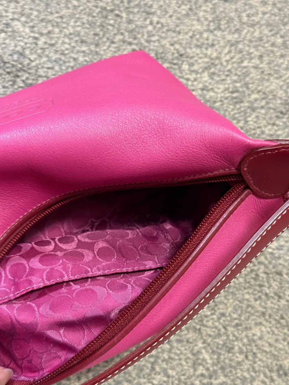 COACH 1941 DEMI LEATHERWARE FUCHSIA HOT PINK LEATHER BAGUETTE BAG - Picture 8 of 9